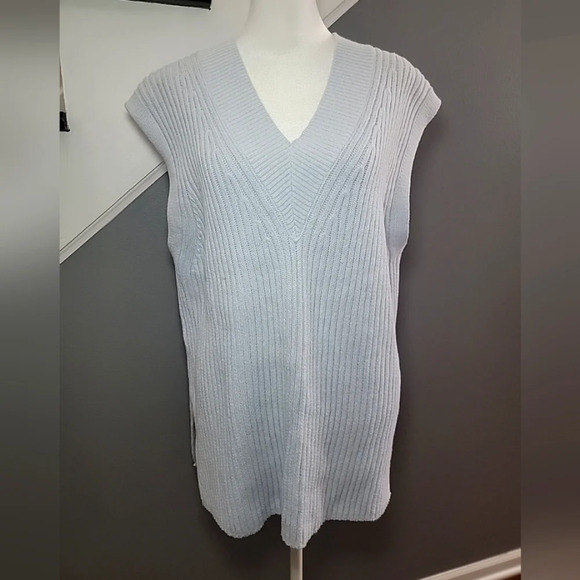 H&M Baby Blue Oversized Ribbed Sweater Vest Womens Size Med Cotton Blend - Picture 1 of 6